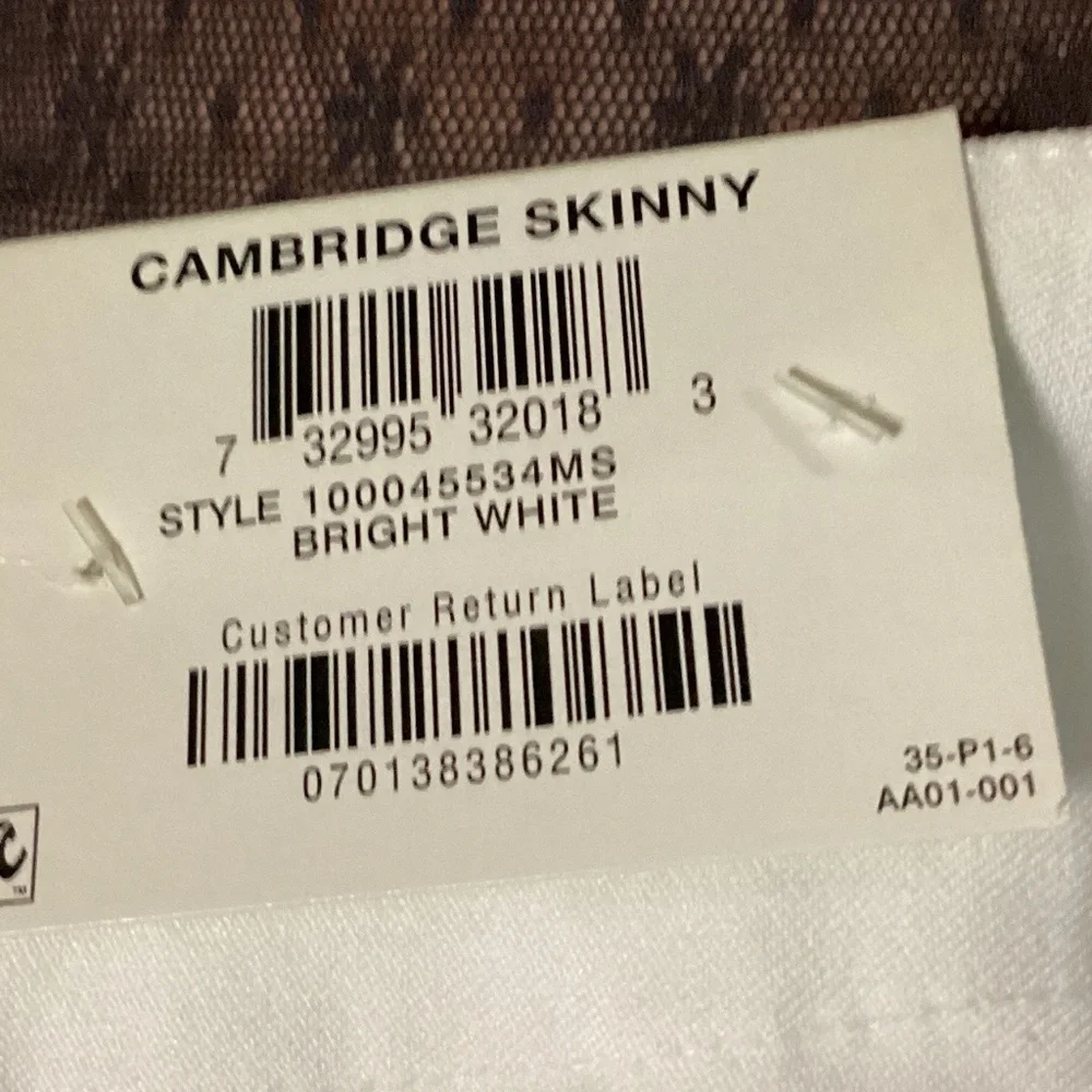CHARTER CLUB white size 8 skinny leg smoothing waist pants. - Picture 11 of 11